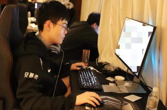 英雄联盟手游盟友节与艾欧尼亚杯盛典精彩来袭